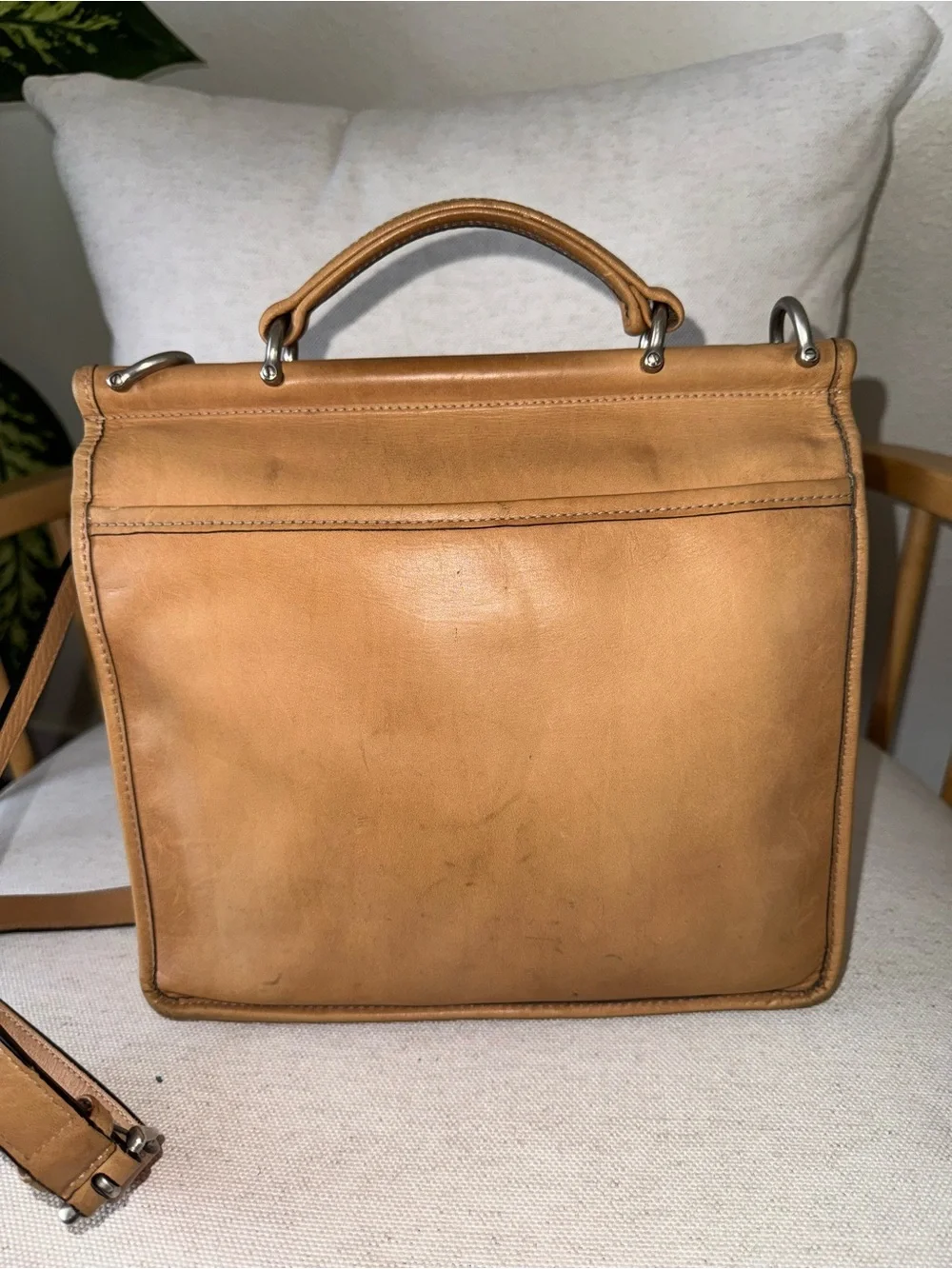 ‼️SOLD‼️ Vintage Coach Willis British Tan Leather Shoulder Crossbody Satchel Bag - Picture 4 of 17